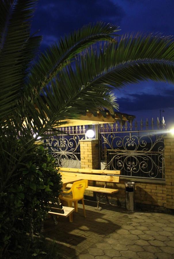 Hotel George Ureki Luaran gambar